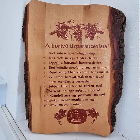 Panorama Bor Es Elmenylak Appartement